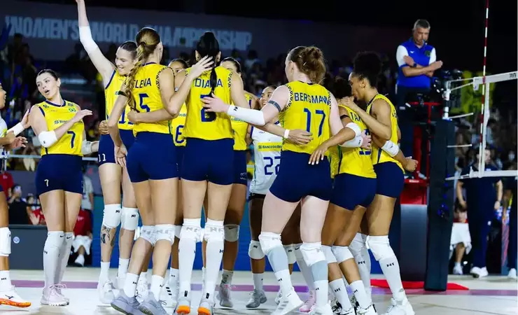 Brasil vence Grécia por 3 a 0 e lidera Grupo C no Mundial de Vôlei Feminino com Tainara em destaque