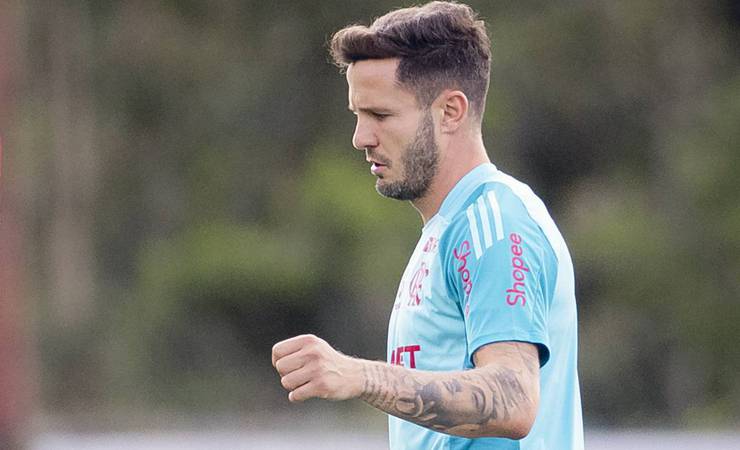 Flamengo enfrenta Bahia em duelo decisivo: vitória é crucial para manter liderança