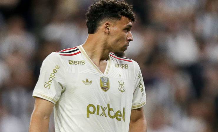 Flamengo nega liberação de Victor Hugo, enquanto Santos busca reforço no mercado