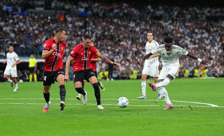 Vini Jr. brilha e Real Madrid vira para vencer o Mallorca por 2 a 1 em La Liga