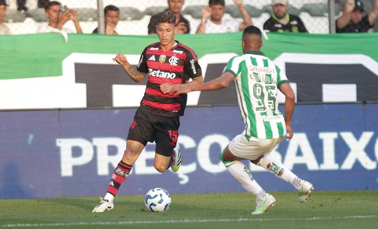 Carrascal se destaca com assistência e 7.4 em vitória do Flamengo sobre o Juventude