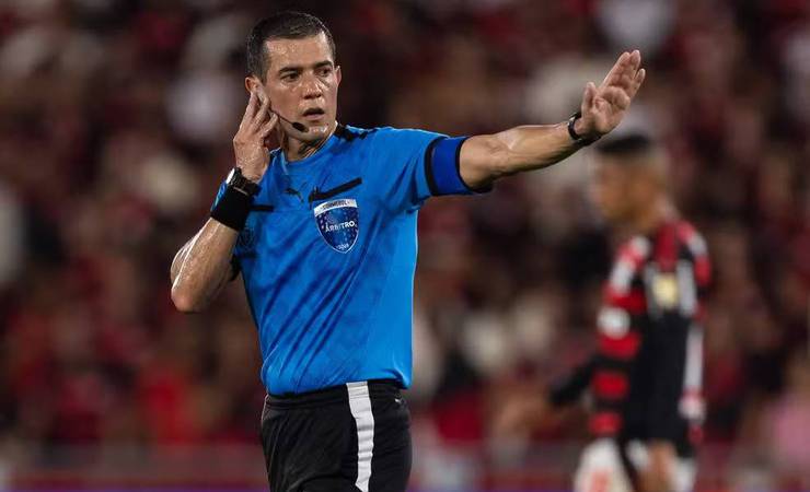 Conmebol avalia punição a árbitro Andrés Rojas após polêmica na Libertadores