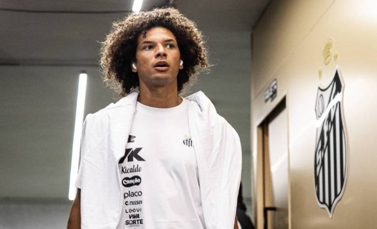Willian Arão tem participação limitada no Santos e futuro no clube é incerto