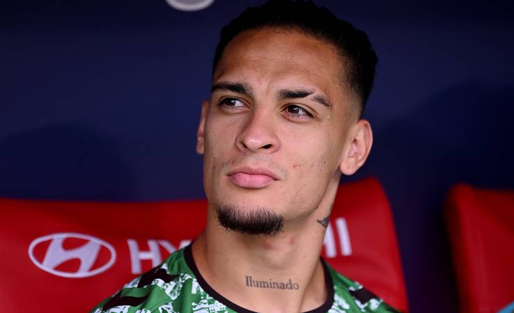 Antony é confirmado como jogador do Real Betis após fase no Manchester United