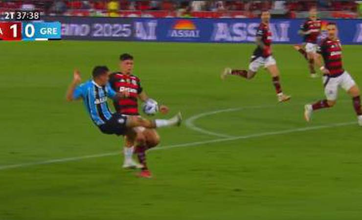 Flamengo e Grêmio empatam em 1 a 1 com polêmica de pênalti no Brasileirão