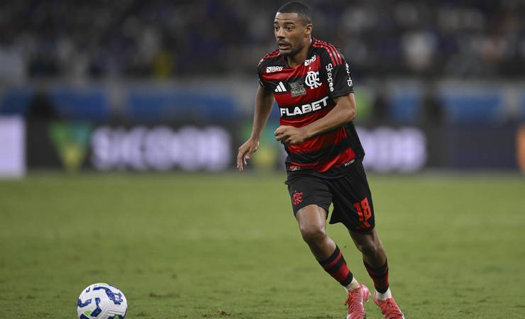 Cantor torcedor do Vasco pede saída de De La Cruz do Flamengo em tom bem-humorado