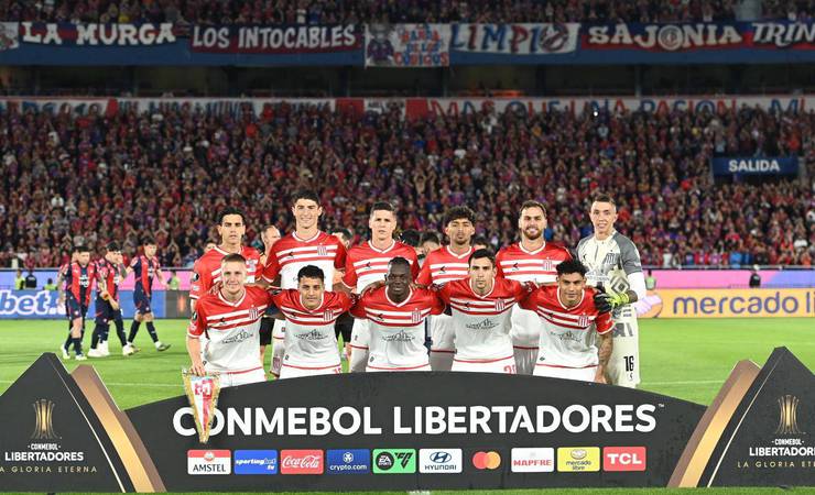 Estudiantes confirma desfalque de Eric Meza para jogo contra o Flamengo na Libertadores