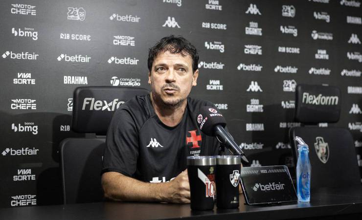 Diniz revela estratégia de extremos do Vasco para enfrentar o Flamengo em empate