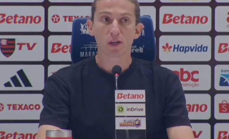 Filipe Luís defende desempenho do Flamengo após empate com o Grêmio