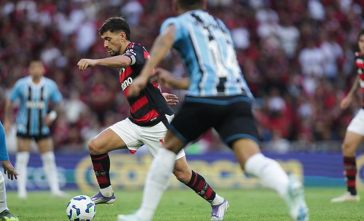 Flamengo e Grêmio empatam em 1 a 1 com tática defensiva eficaz no Maracanã