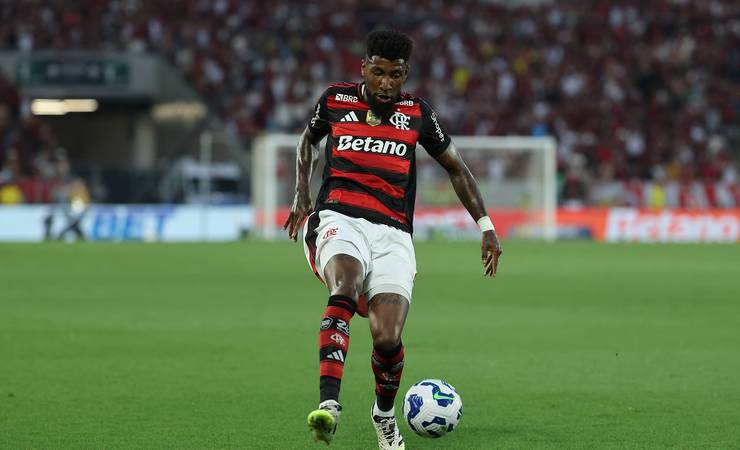 Emerson Royal é eleito Destaque Sofascore em empate do Flamengo contra o Vasco no Brasileirão