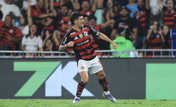 Arrascaeta é eleito Jogador do Mês na Série A e brilha pelo Flamengo com 4 gols e 5 assistências