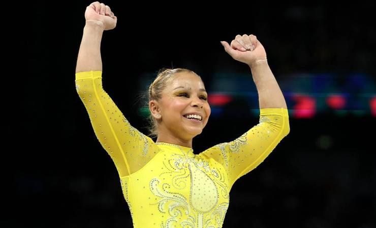 Flávia Saraiva conquista ouro na trave e Júlia Coutinho bronze no solo na Copa do Mundo de Ginástica