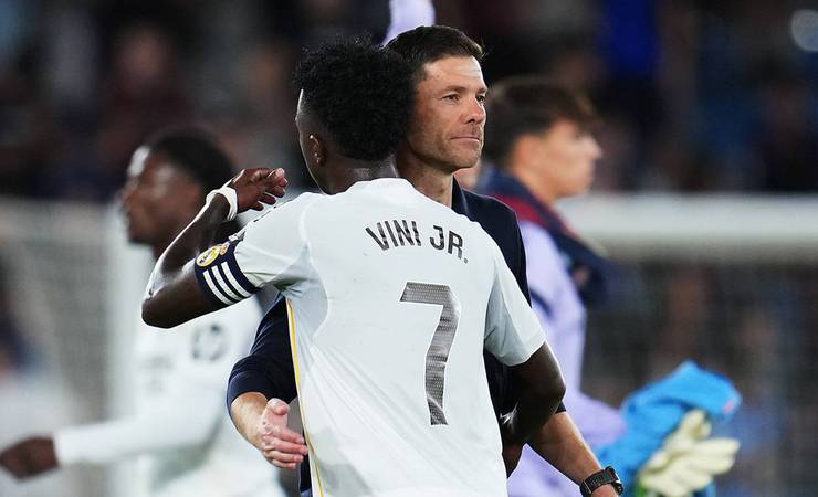Xabi Alonso chega a seis vitórias em seis jogos na La Liga com vitória do Real Madrid sobre Levante