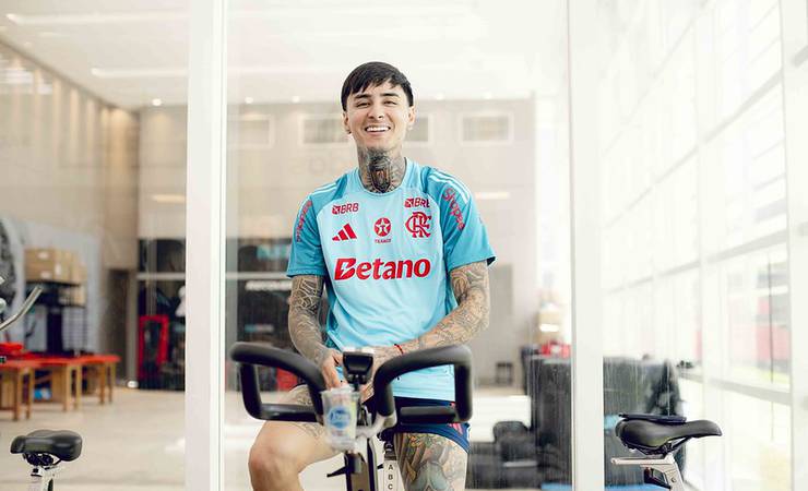 Erick Pulgar realiza tomografia e aguarda retorno ao Flamengo após fratura no pé