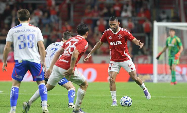 Internacional deve quase R$ 10 milhões ao Flamengo por dívida de Thiago Maia
