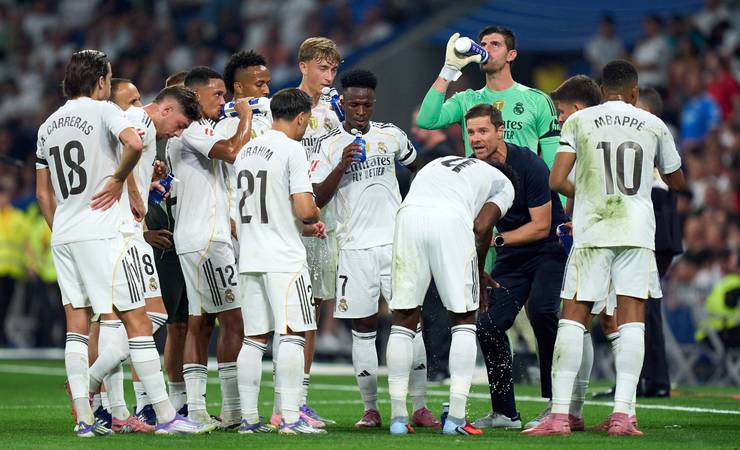 Rivaldo elogia estratégia de Xabi Alonso com Vini Jr após gols no Real Madrid