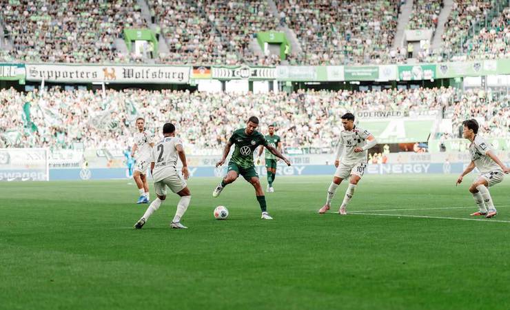 Vini Souza se destaca como titular no Wolfsburg e se adapta rapidamente à Bundesliga