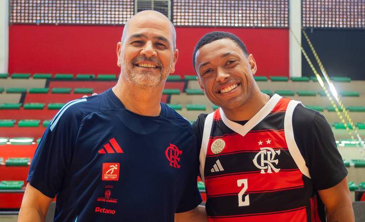 Yago Mateus visita a Gávea e provoca nostalgia entre torcedores do Flamengo