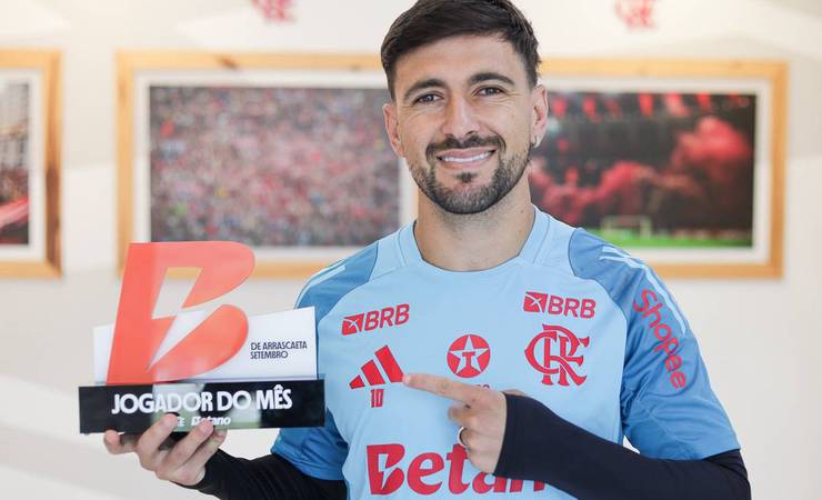 Arrascaeta é eleito jogador do mês no Flamengo e brilha com 2 gols em setembro