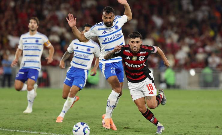 Flamengo domina, mas empata sem gols com Cruzeiro e perde chance de ampliar liderança