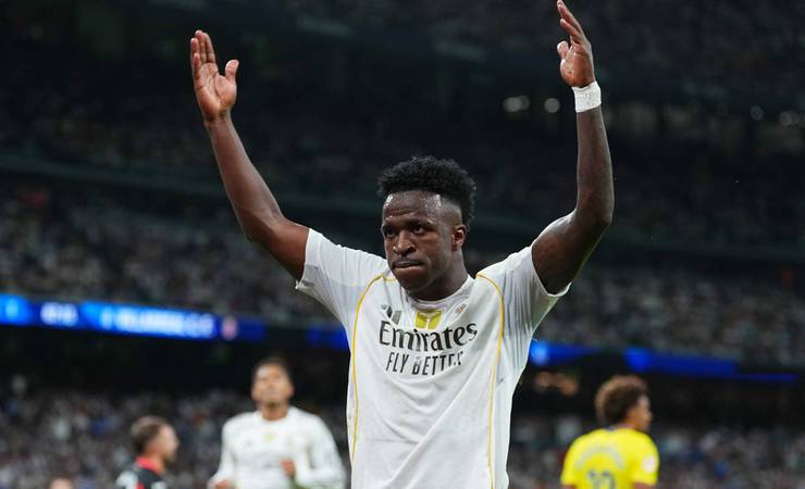 Vini Jr brilha com 2 gols e Real Madrid vence Villarreal por 3 a 1 em La Liga