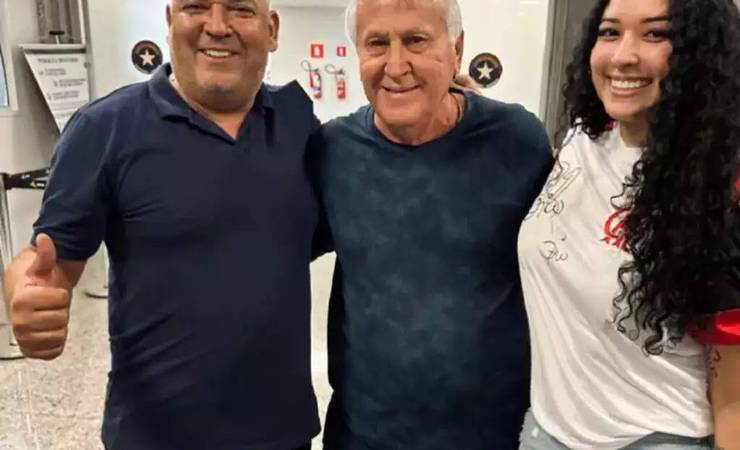 Flamengo: torcedora eterniza amor pelo clube com tatuagem do autógrafo de Zico