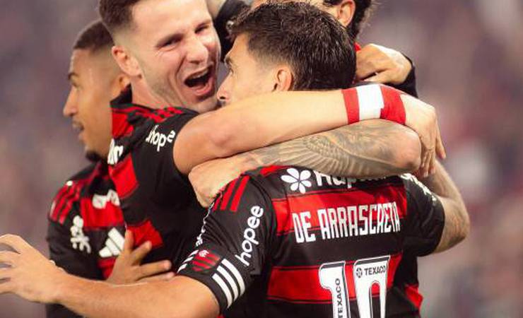 Flamengo goleia Vitória por 8 a 0 e marca maior vitória da era dos pontos corridos