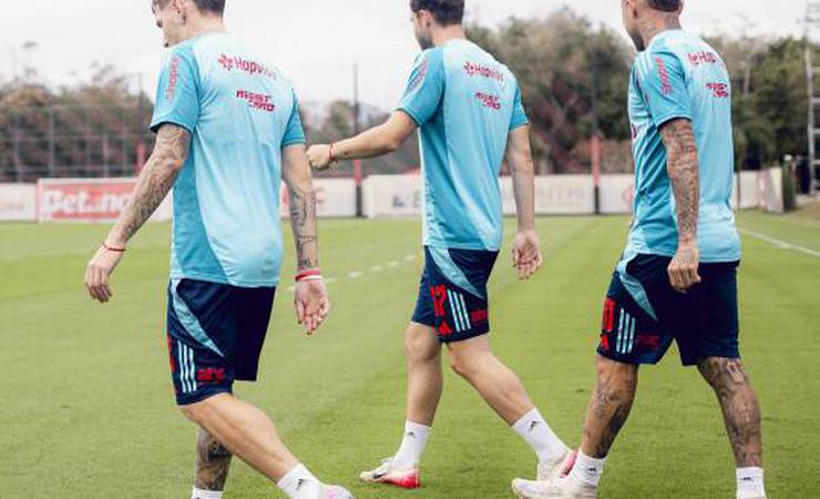 Flamengo enfrenta Grêmio no Maracanã em busca de manter a liderança do Brasileirão
