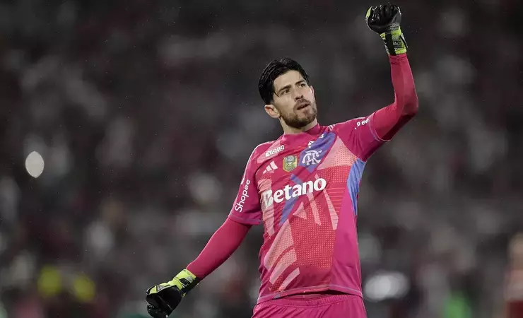 Agustín Rossi atinge 60 jogos sem sofrer gols e se torna pilar do Flamengo