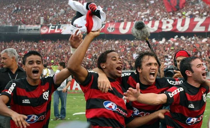 Campeão brasileiro pelo Flamengo recebe proposta para deixar aposentadoria