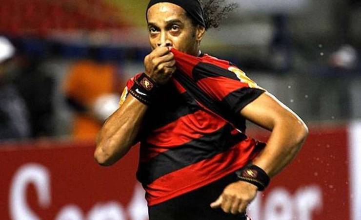 Ex-Flamengo relembra briga de Luxemburgo com Ronaldinho: 'Disse que entrou mulher no hotel'