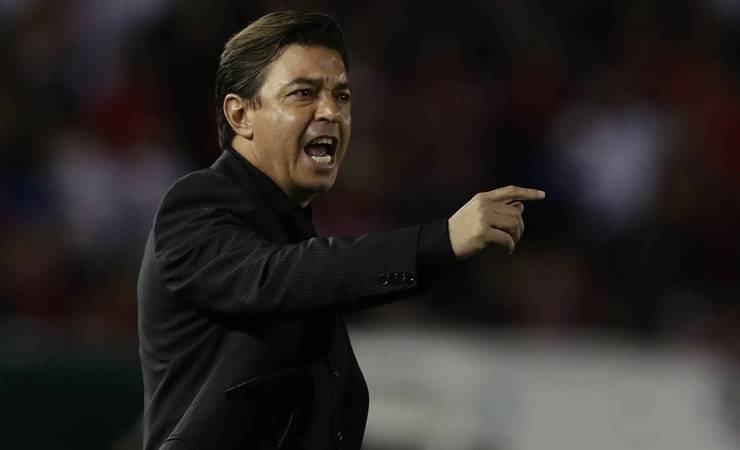 Técnico do River Plate confirma time titular para enfrentar o Flamengo; confira