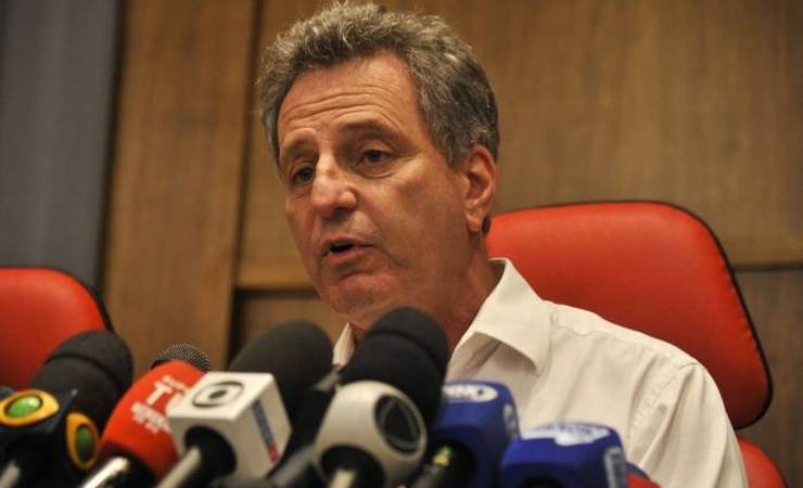 Mauro Cezar revela que 'desgaste' estaria levando família a aceitar acordo com o Flamengo