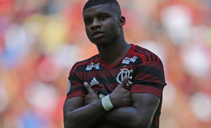 Repórter da Globo detona venda de jovem do Flamengo: 'Erro tremendo'