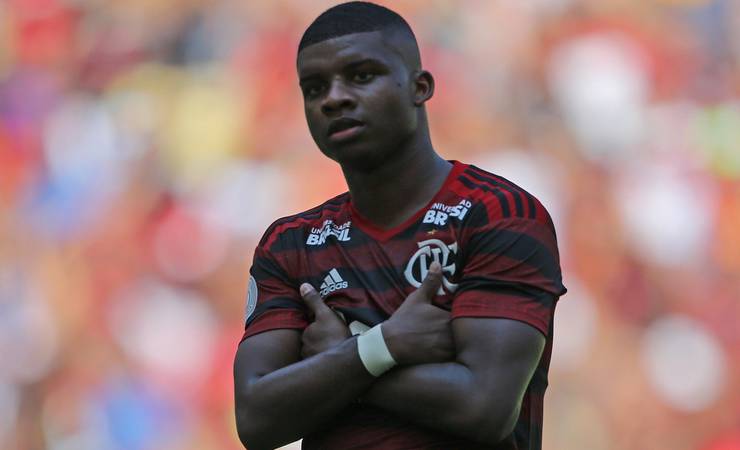 Flamengo rejeita propostas de R$ 18 milhões e R$ 24 milhões pelo atacante Lincoln