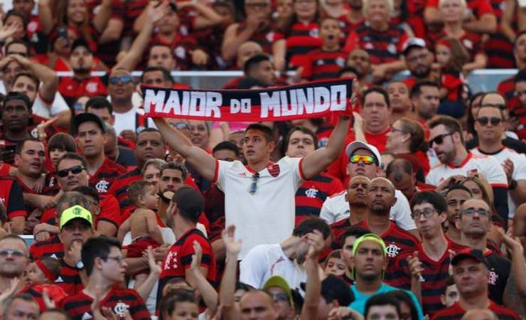Mesmo com Maracanã lotado, narrador do Grupo Globo detona torcida do Flamengo: 'Parece teatro'