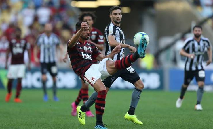 Com defesa entrosada, Flamengo é o time com mais desarmes no Campeonato Brasileiro