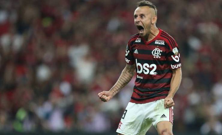 Flamengo leva punição da Conmebol por uso indevido de escudo na camisa