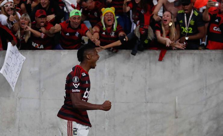 Conte comigo! Cinco dos seis jogos do Flamengo em setembro serão com a torcida a favor