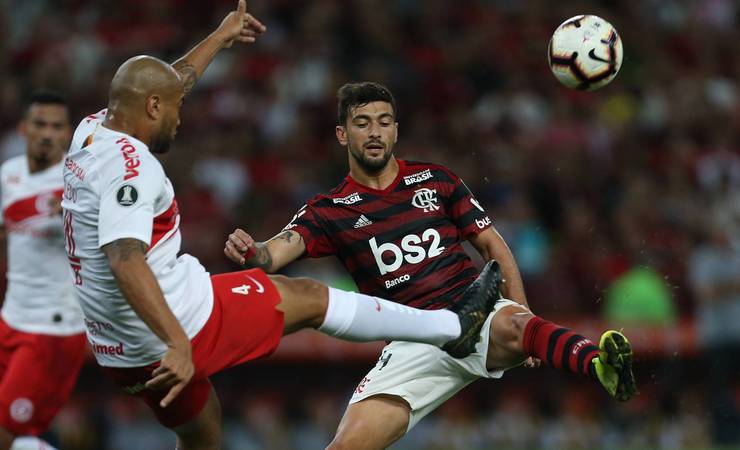 Sangue latino: Flamengo e Internacional travam duelo com sotaque na Libertadores