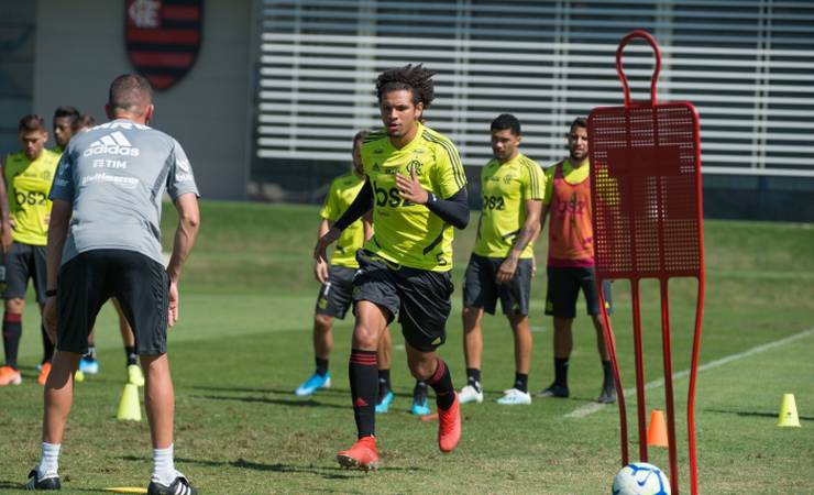 Conmebol realiza antidoping surpresa no Flamengo antes de duelo contra o Grêmio