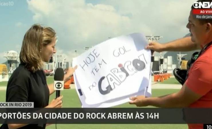 No Rock in Rio, repórter da Globo exibe cartaz escrito 'hoje tem gol do Gabigol'; vídeo!
