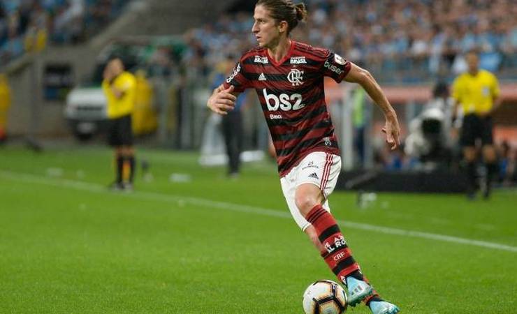 Filipe Luís e Arão minimizam discussão em jogo do Flamengo: 'O importante é que se fale na cara'