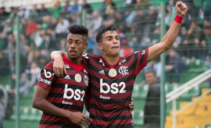 Flamengo vence a lanterna Chapecoense com placar magro na Arena Condá