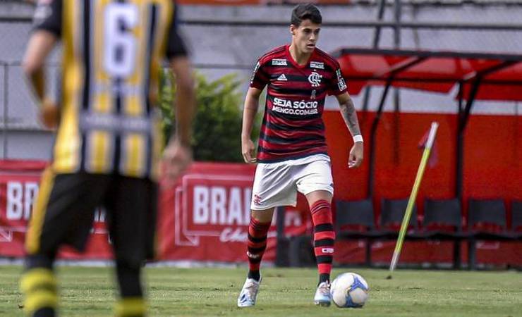 Com impasse por renovação, clube português estaria perto de tirar joia da base do Flamengo