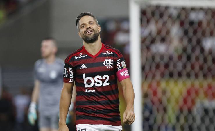 Diego revela momento mais difícil com a camisa do Flamengo e desconversa sobre renovação