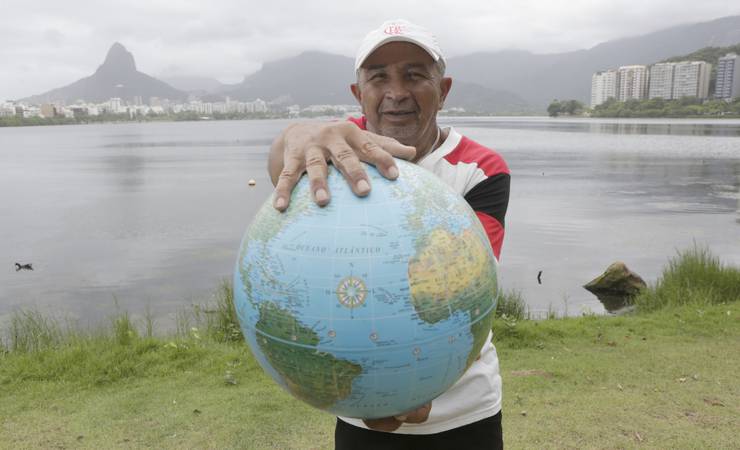 'Pede o mundo de novo': Moraes viajou 70 países atrás do Flamengo, e quer encerrar o ciclo com chave de ouro