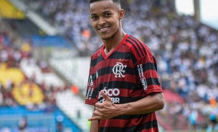 Herói do título mundial sub-17 da Seleção, Lázaro passará por cirurgia no joelho esquerdo e desfalcará o Flamengo na Copinha