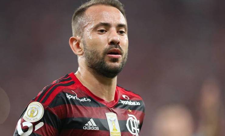 Flamengo anuncia renovação com Everton Ribeiro até o fim de 2023